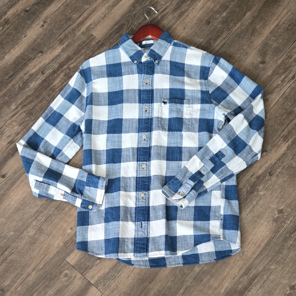 Soft Cotton Heavy Blue and White Checkered Med. Shirt Nice Long Sleeve